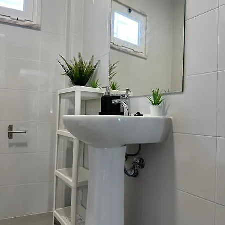 Vandrarhem Mimba's Furnished And Cacem *